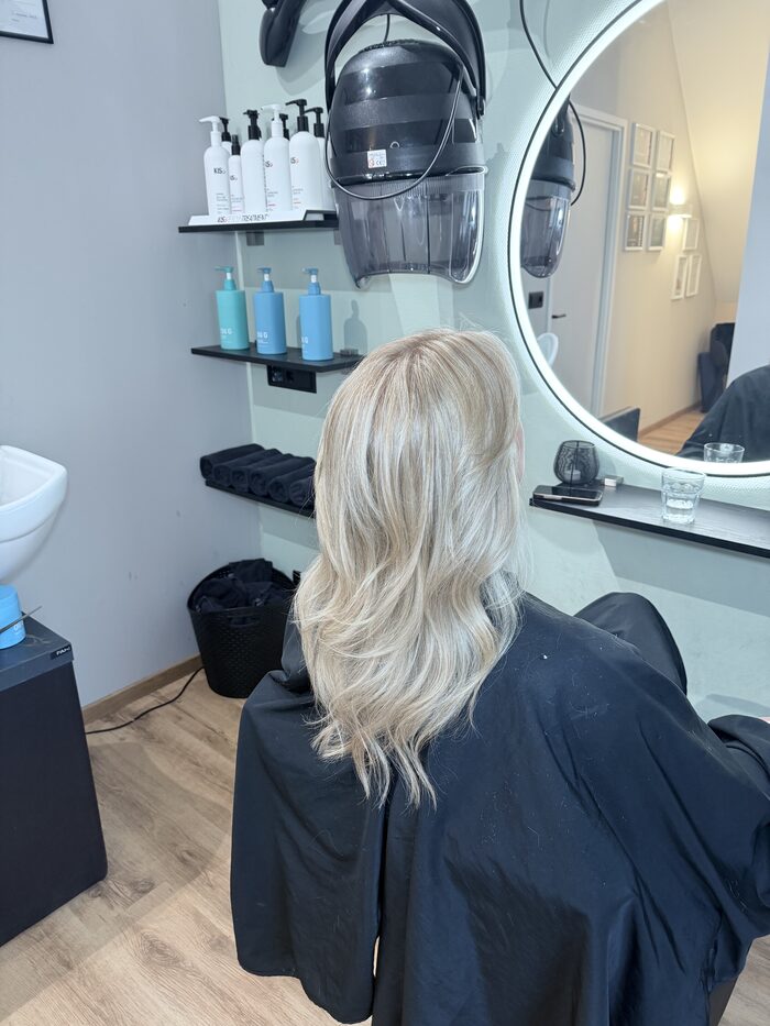 Na: helder blond met glans
