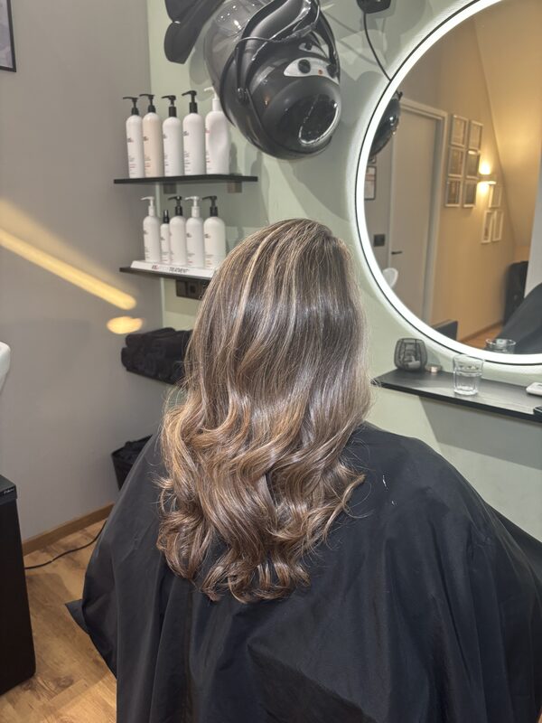 Bronde golven met warme gloed