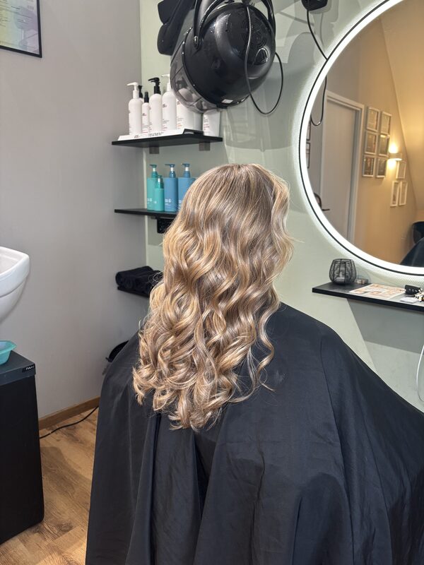 Zachte blonde krullen